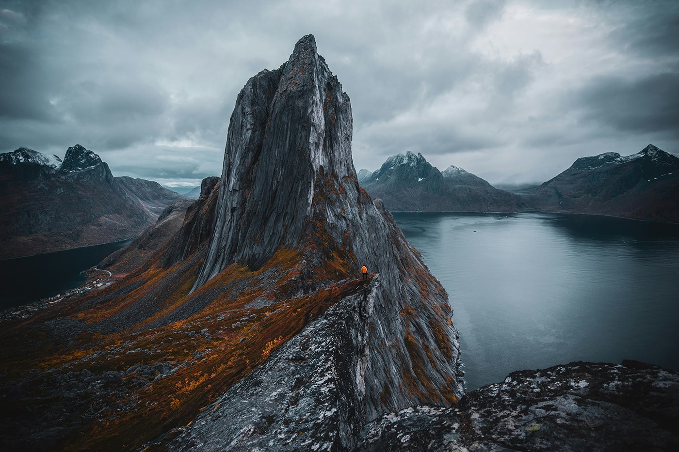 Insel Senja - beeindruckende Ausblicke über Berge und Fjorde