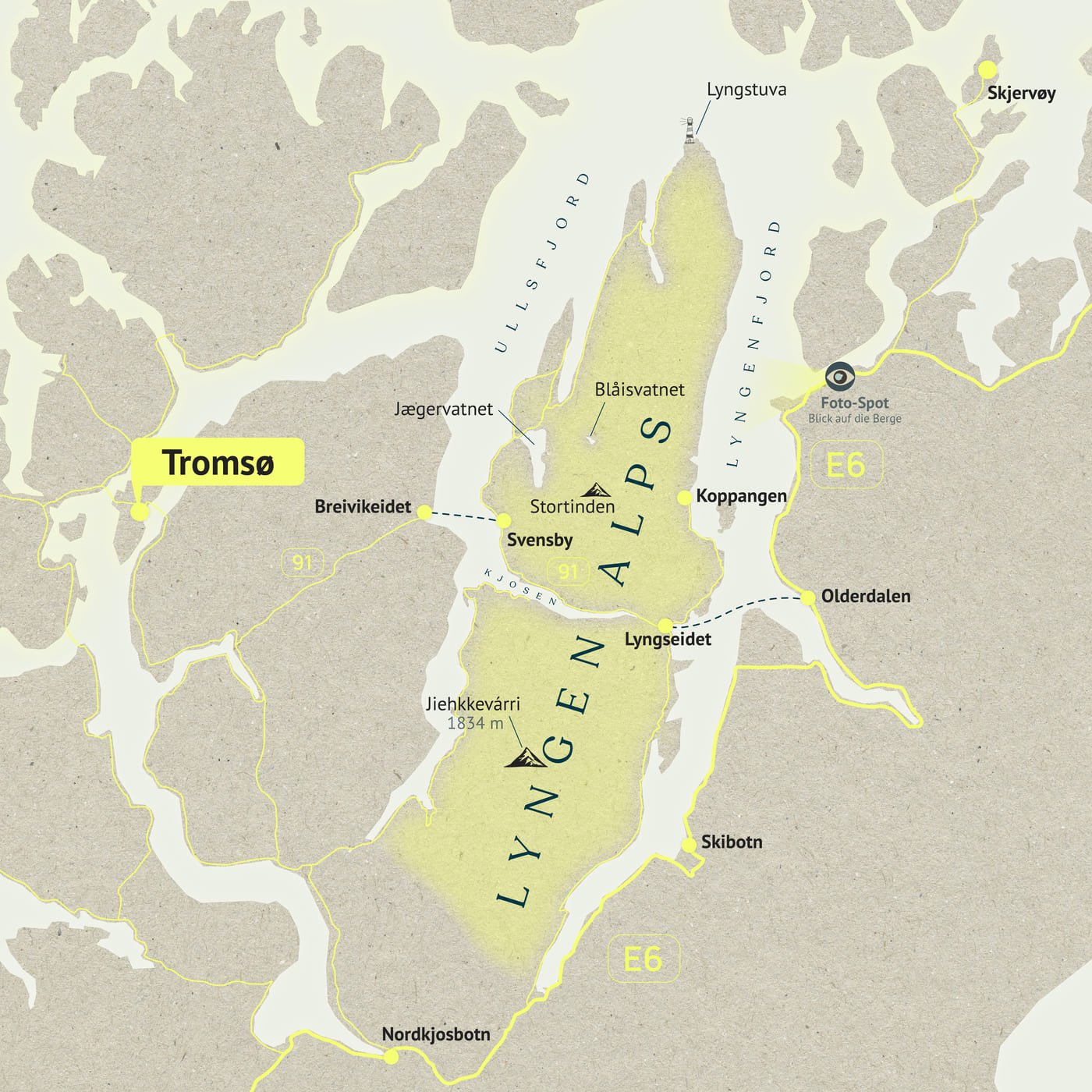 Karte der Lyngen Alps zwischen Ullsfjord und Lyngenfjord mit den Fährverbindungen ab Breivikeidet nach Svensby und ab Lyngseidet, den Orten Koppangen, Skibotn und Nordkjosbotn sowie den Gipfeln Jiehkkevárri und Stortinden